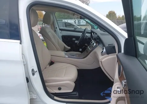 2022 Mercedes-Benz Glc 300 4Matic Suv z USA, uszkodzony, nr VIN W1N0G8EB0NG117802